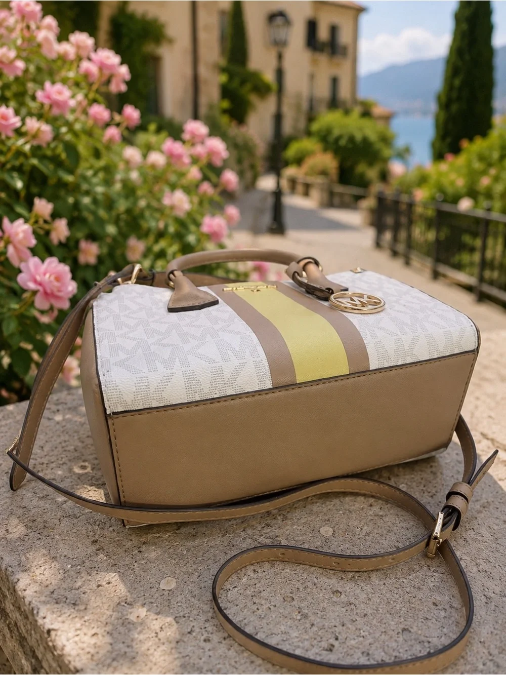 Michael Kors Dillon Small
Saffiano Leather Top Zip Bag
Yellow and Brown Stripes - Picture 6 of 14